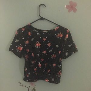 ✨Gaze Top | Black Floral Crop Top